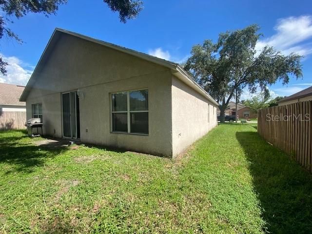 Recently Rented: $1,600 (3 beds, 2 baths, 1565 Square Feet)