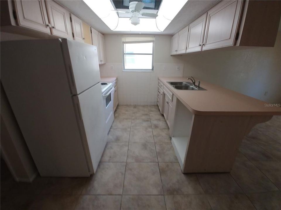 Recently Rented: $1,425 (2 beds, 2 baths, 1302 Square Feet)