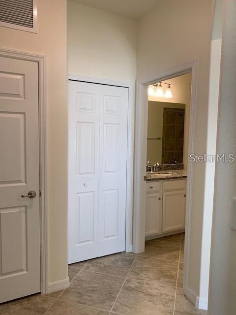 Recently Sold: $275,000 (2 beds, 2 baths, 1570 Square Feet)