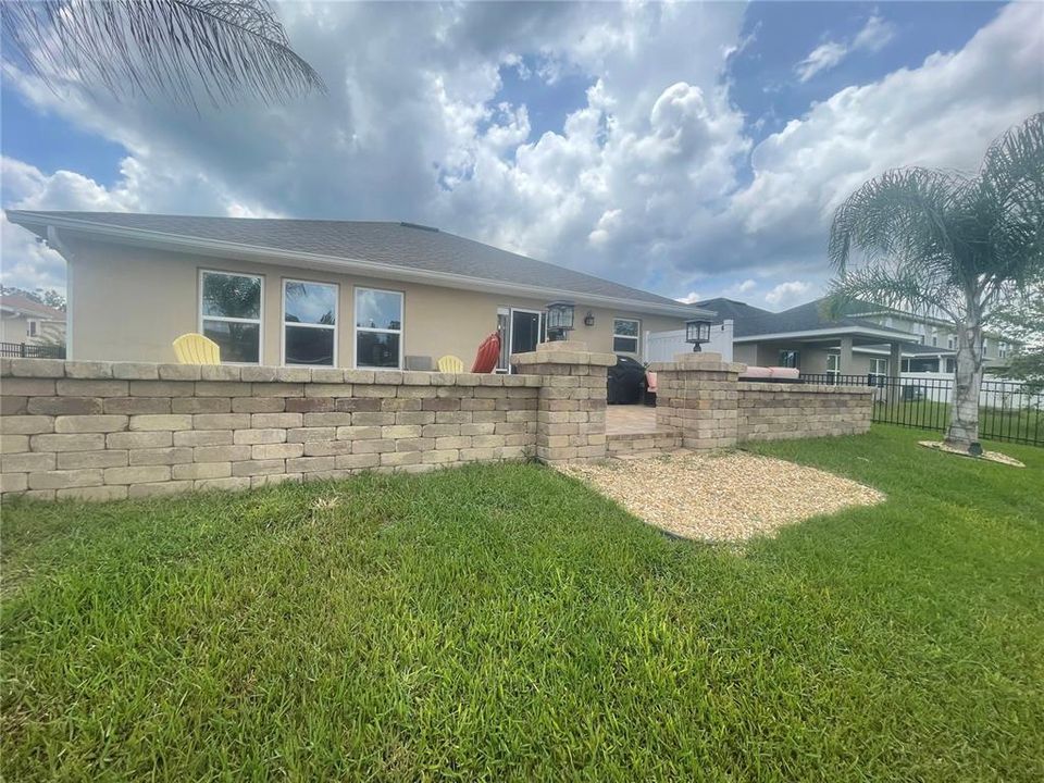 Recently Sold: $359,000 (4 beds, 2 baths, 1920 Square Feet)