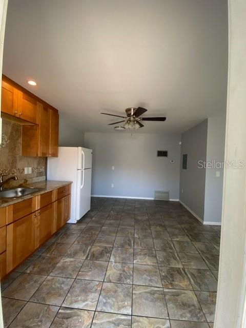 Recently Rented: $900 (1 beds, 1 baths, 350 Square Feet)