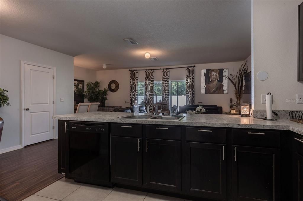 Recently Sold: $225,000 (3 beds, 2 baths, 1478 Square Feet)