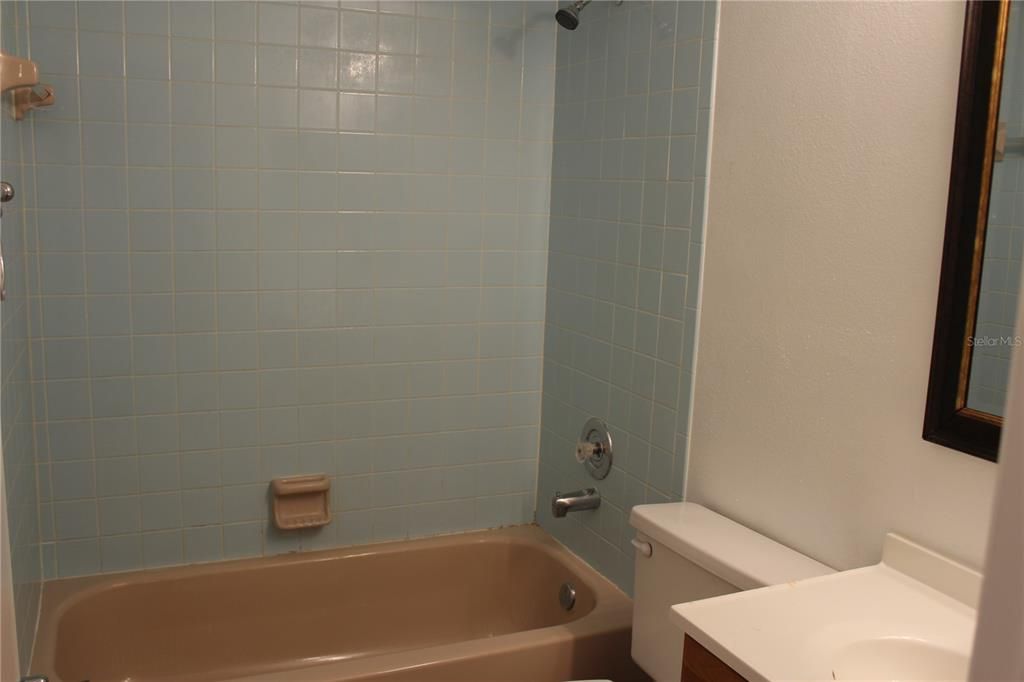 最近售出: $115,000 (2 贝兹, 2 浴室, 927 平方英尺)