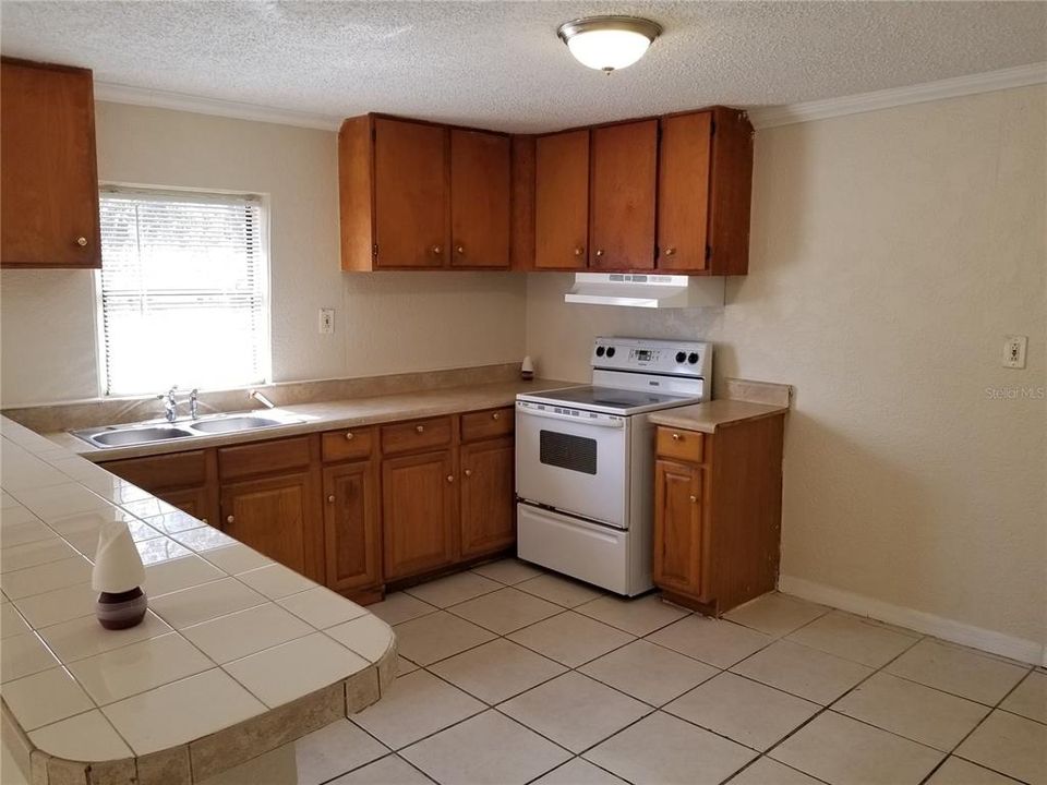 Recently Rented: $1,100 (3 beds, 1 baths, 1008 Square Feet)