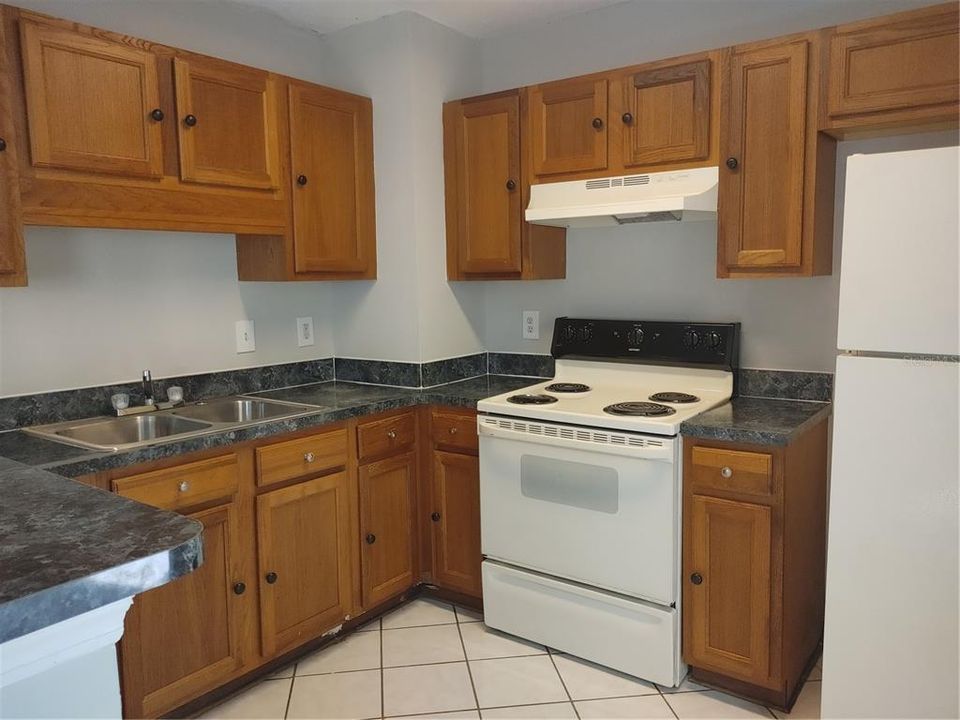 Recently Rented: $1,100 (2 beds, 1 baths, 1250 Square Feet)