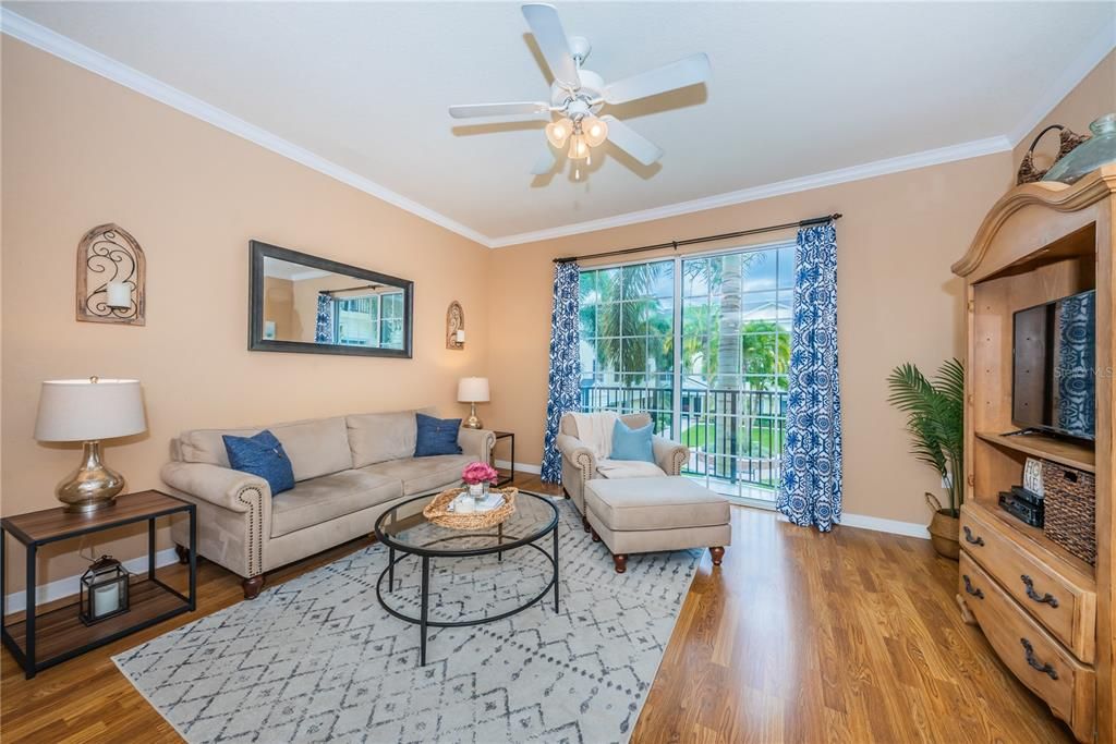 Recently Sold: $255,000 (2 beds, 2 baths, 1424 Square Feet)