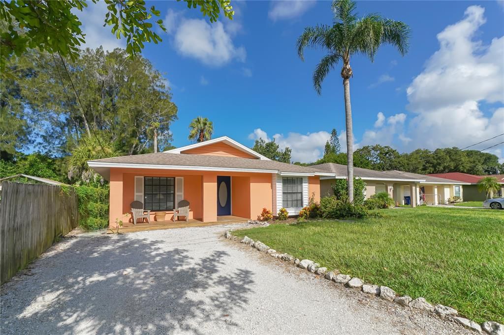 Recently Sold: $325,000 (3 beds, 2 baths, 1610 Square Feet)