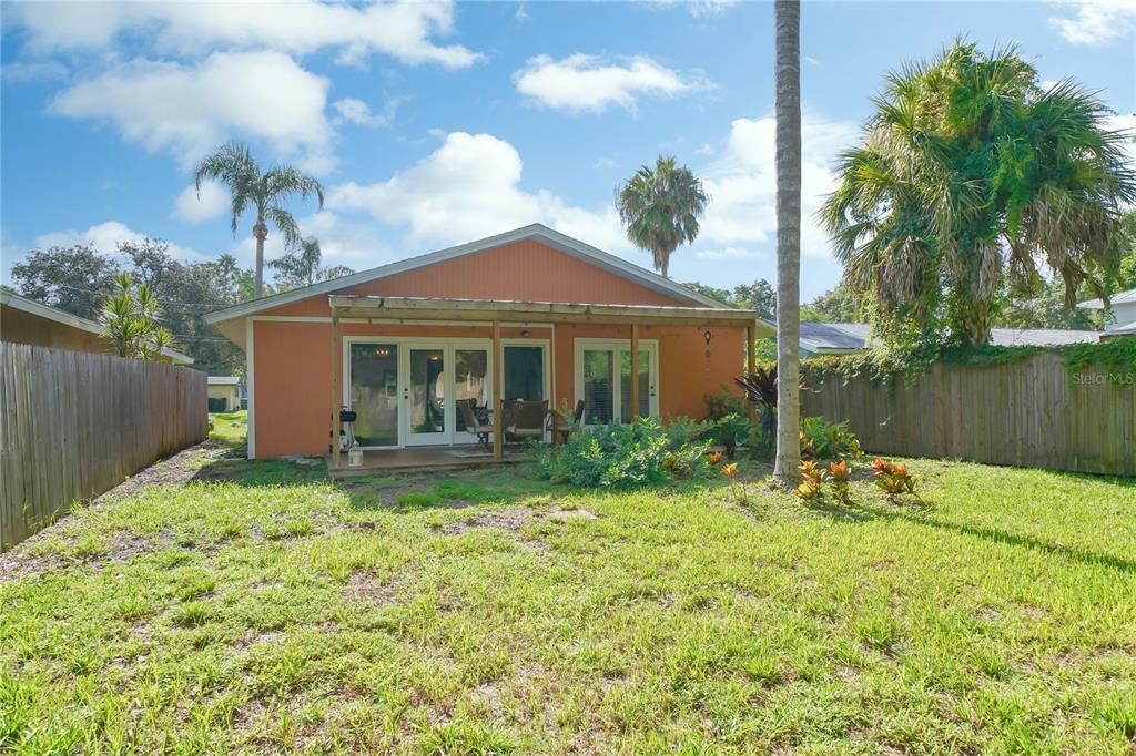 Recently Sold: $325,000 (3 beds, 2 baths, 1610 Square Feet)