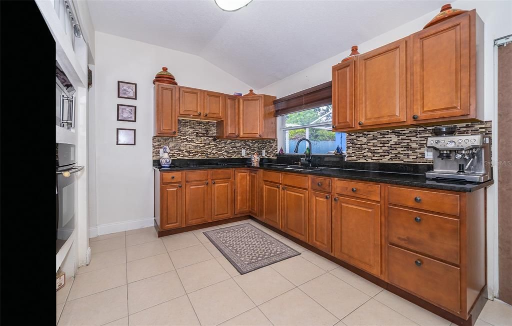 Recently Sold: $310,000 (3 beds, 3 baths, 1411 Square Feet)