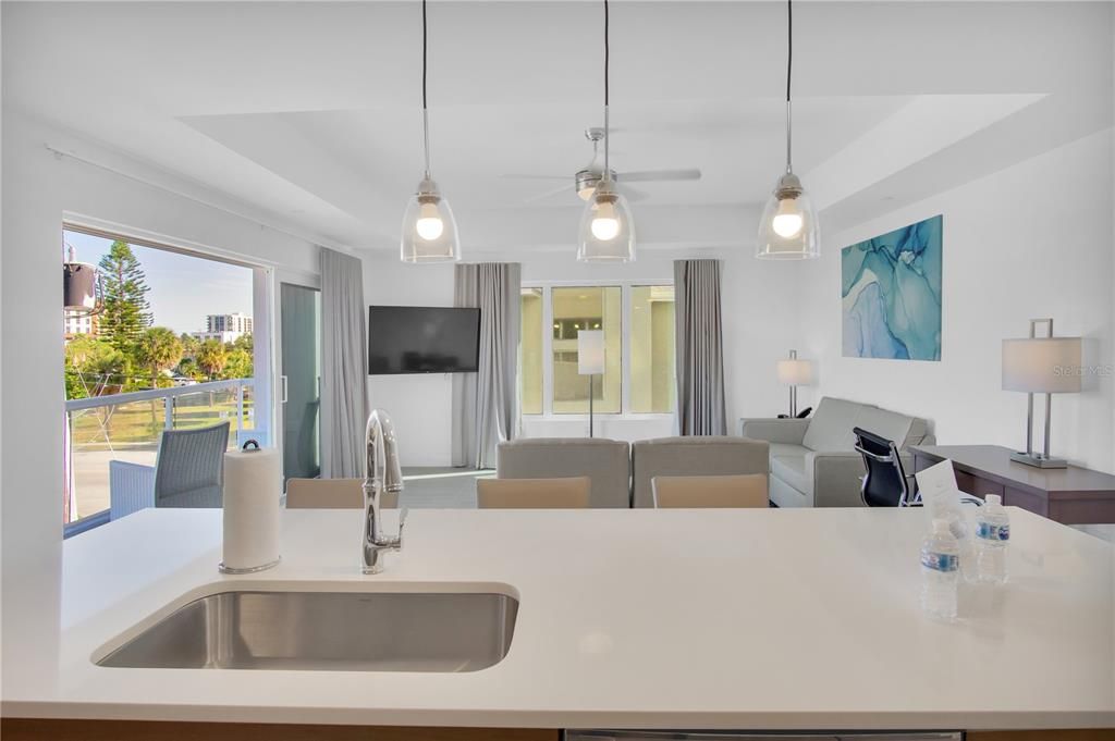 Recently Sold: $1,200,000 (2 beds, 2 baths, 1321 Square Feet)