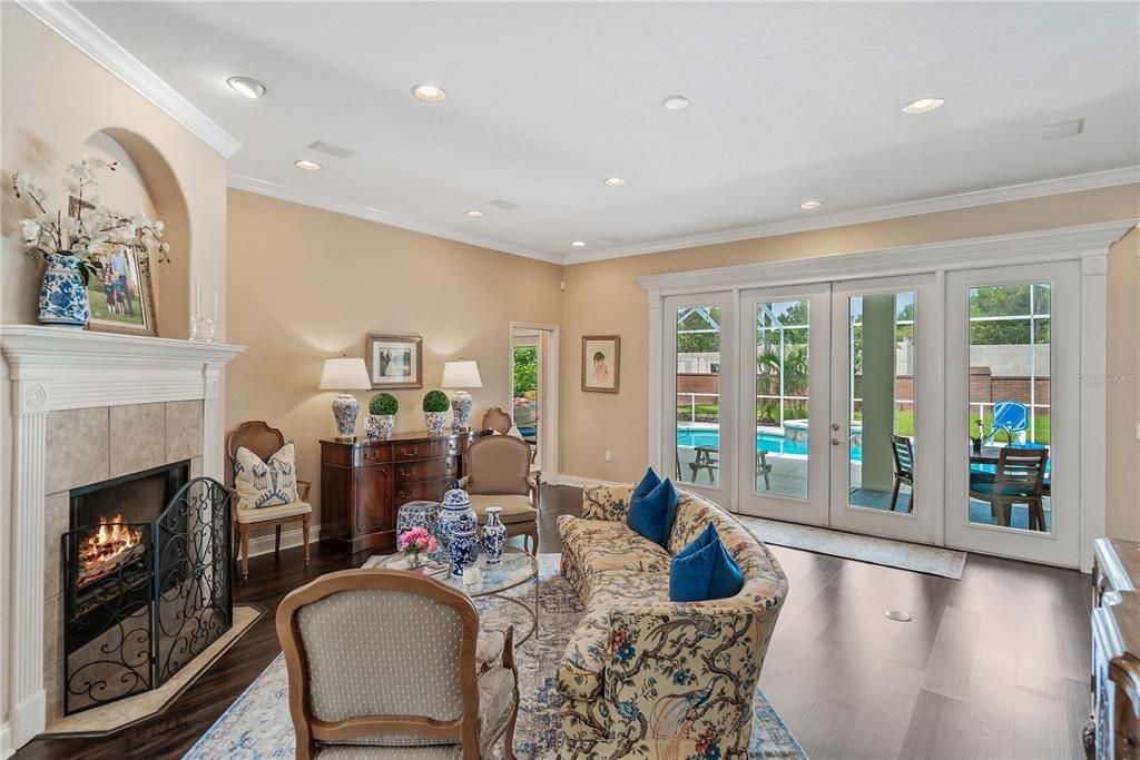 Recently Sold: $750,000 (6 beds, 4 baths, 4398 Square Feet)