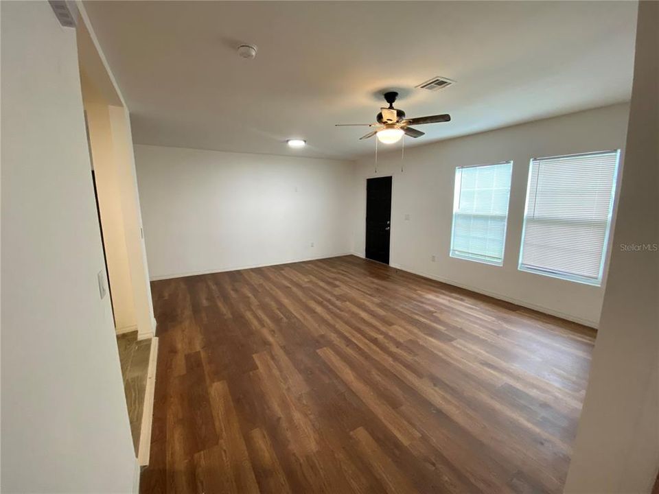 Recently Rented: $2,000 (3 beds, 2 baths, 1600 Square Feet)