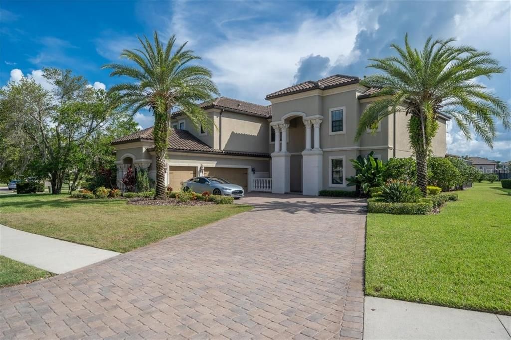 Recently Sold: $1,350,000 (6 beds, 4 baths, 5132 Square Feet)