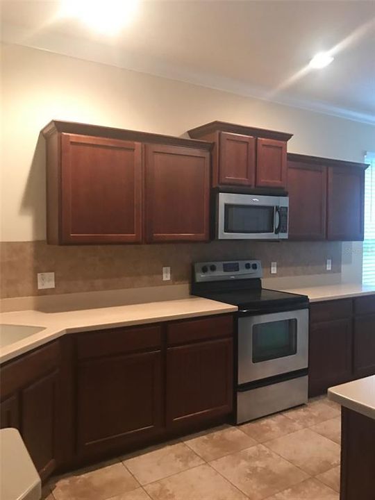 Recently Rented: $1,900 (4 beds, 2 baths, 2122 Square Feet)