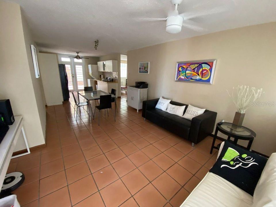 Vendido Recientemente: $147,000 (3 camas, 2 baños, 1340 Pies cuadrados)