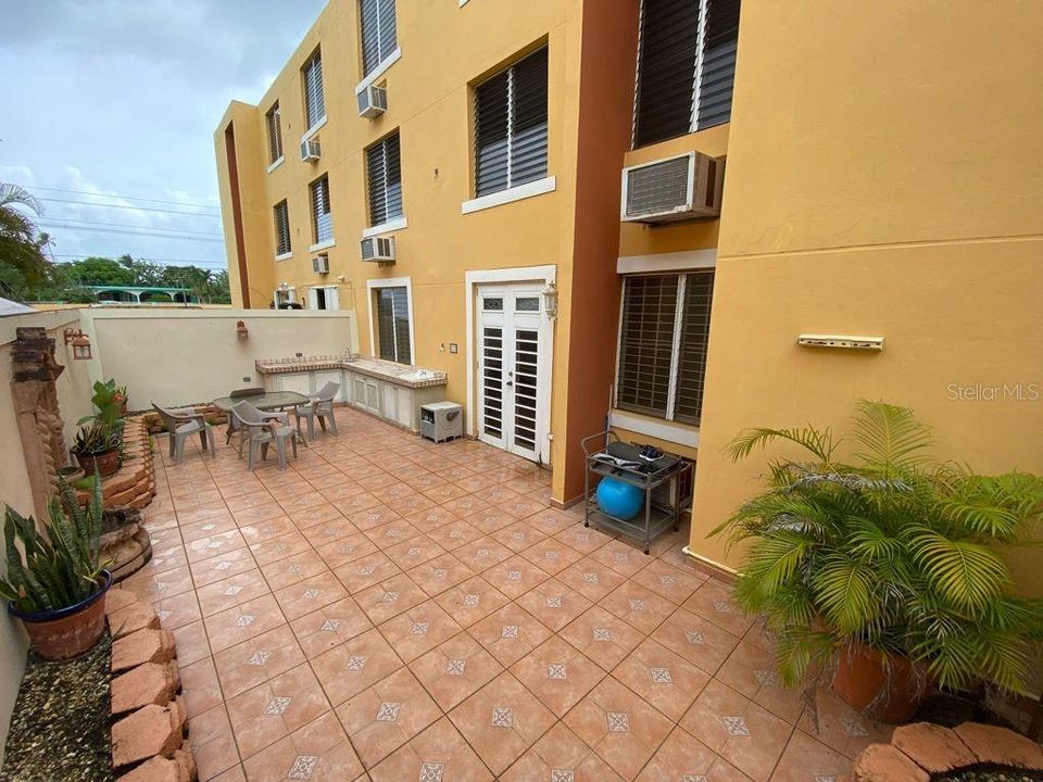 Vendido Recientemente: $147,000 (3 camas, 2 baños, 1340 Pies cuadrados)