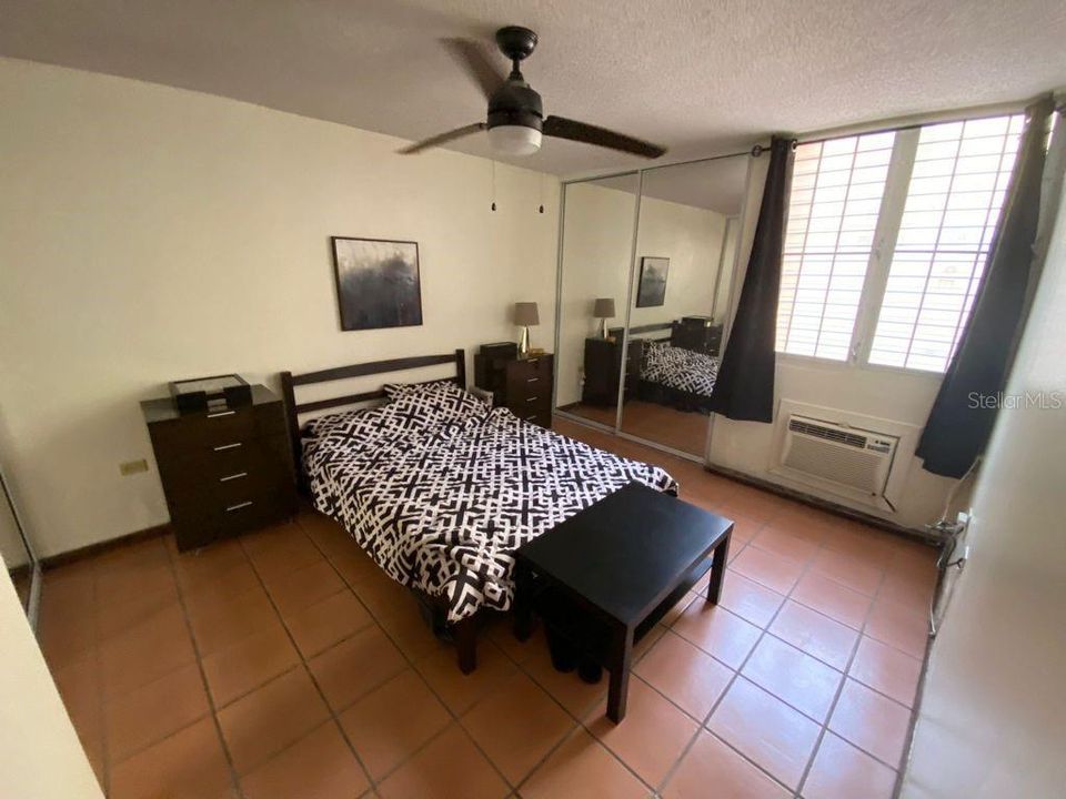 Vendido Recientemente: $147,000 (3 camas, 2 baños, 1340 Pies cuadrados)