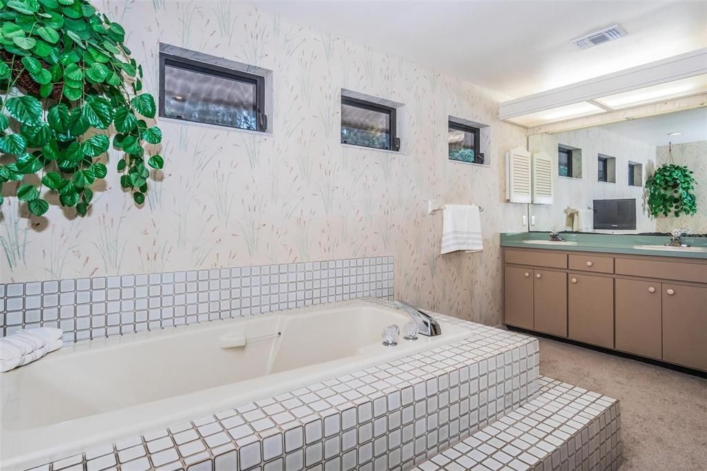 Недавно продано: $825,000 (3 спален, 2 ванн, 2478 Квадратных фут)
