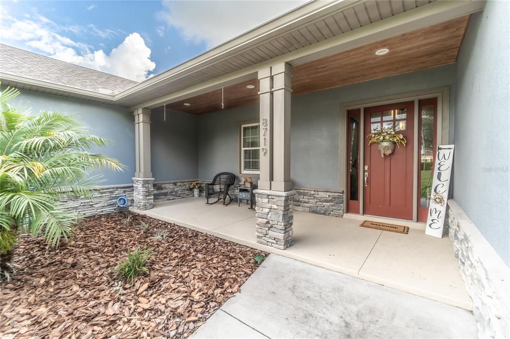 Recently Sold: $640,000 (5 beds, 3 baths, 2942 Square Feet)