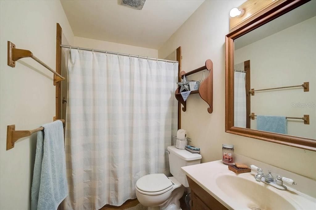 最近售出: $525,000 (4 贝兹, 2 浴室, 1512 平方英尺)