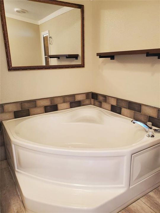 Corner Garden Tub