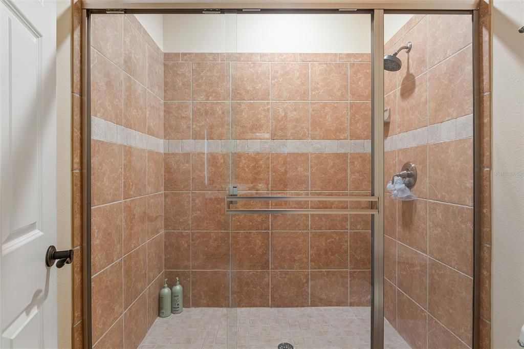最近售出: $500,000 (5 贝兹, 3 浴室, 3207 平方英尺)