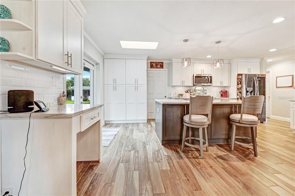 Recently Sold: $650,000 (3 beds, 2 baths, 1813 Square Feet)