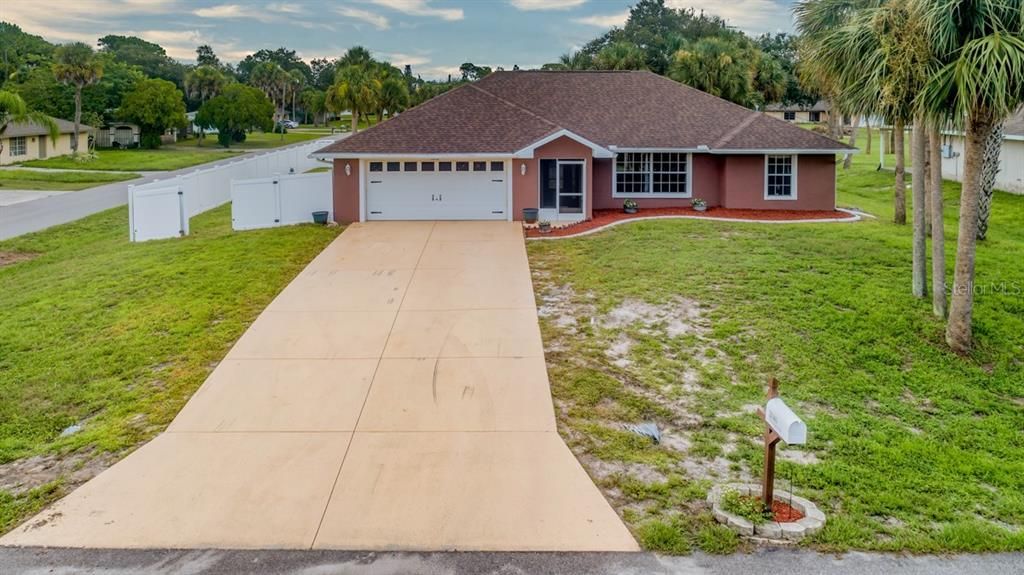 Recently Sold: $300,000 (4 beds, 2 baths, 1774 Square Feet)