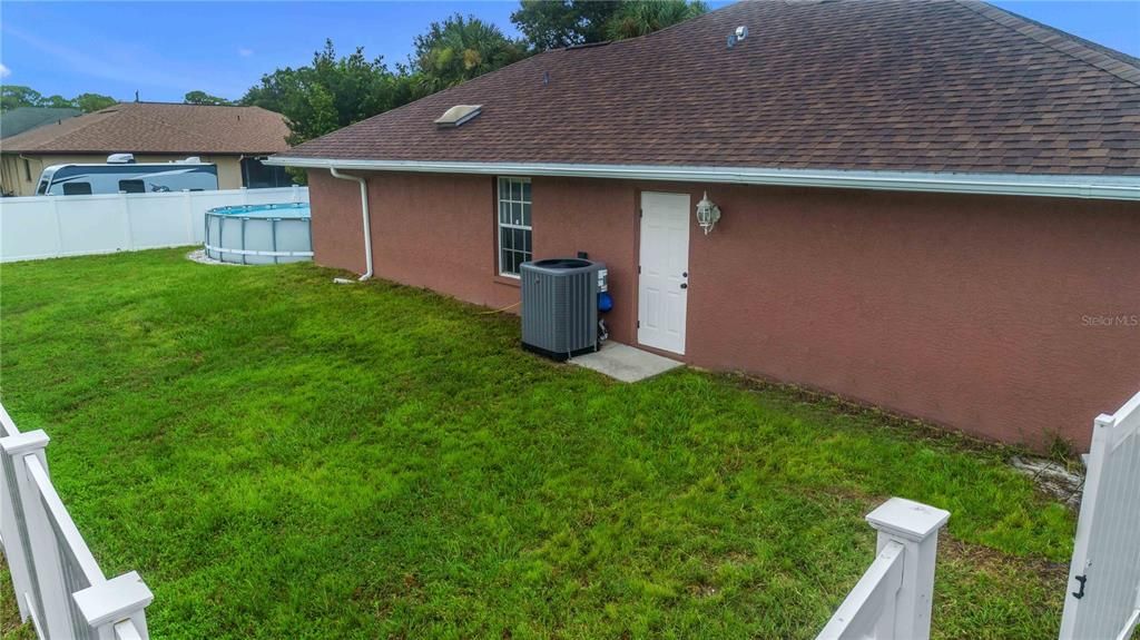 Recently Sold: $300,000 (4 beds, 2 baths, 1774 Square Feet)