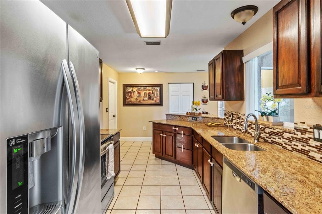 Recently Sold: $300,000 (4 beds, 2 baths, 1774 Square Feet)