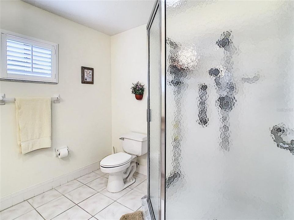 最近售出: $220,000 (3 贝兹, 2 浴室, 1540 平方英尺)