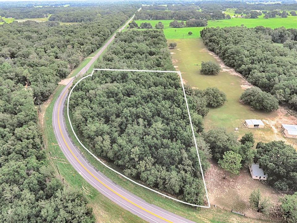 Vendido Recientemente: $79,000 (3.51 acres)