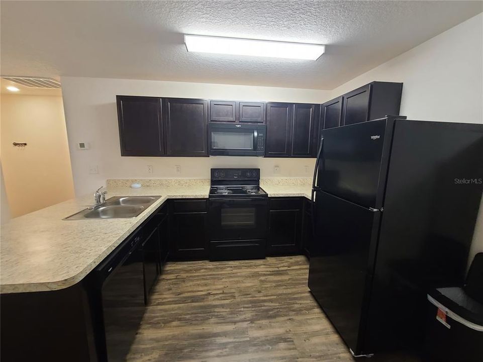 Recently Rented: $1,550 (3 beds, 2 baths, 1106 Square Feet)
