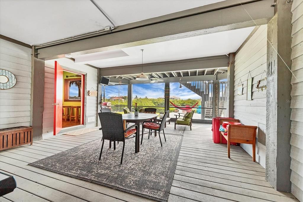 Recently Sold: $1,395,000 (3 beds, 2 baths, 1680 Square Feet)