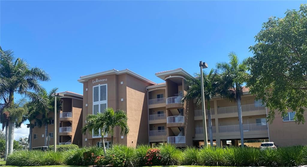 Recently Sold: $300,000 (2 beds, 2 baths, 1381 Square Feet)