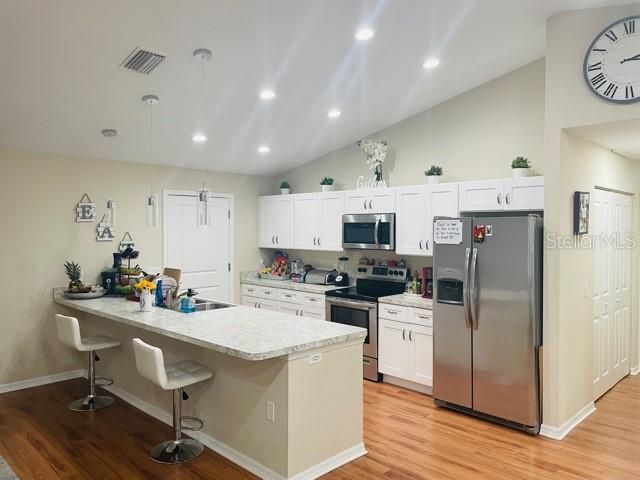 Recently Sold: $275,000 (3 beds, 2 baths, 1320 Square Feet)