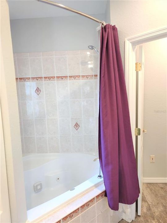最近租的: $2,000 (3 贝兹, 2 浴室, 1619 平方英尺)