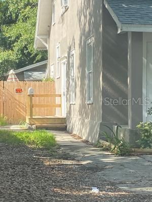 Recently Rented: $950 (2 beds, 1 baths, 800 Square Feet)