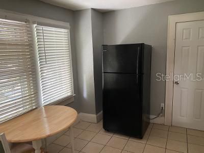 Recently Rented: $950 (2 beds, 1 baths, 800 Square Feet)