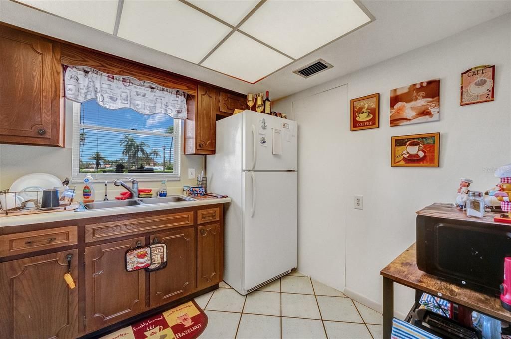 Recently Sold: $145,000 (1 beds, 1 baths, 738 Square Feet)