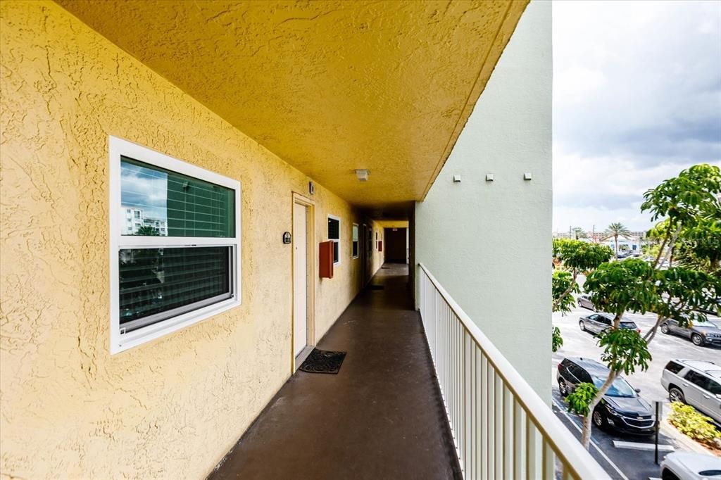Recently Sold: $950,000 (3 beds, 2 baths, 1445 Square Feet)