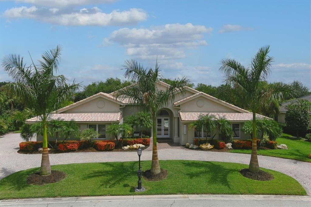 Recently Sold: $1,500,000 (4 beds, 3 baths, 3669 Square Feet)