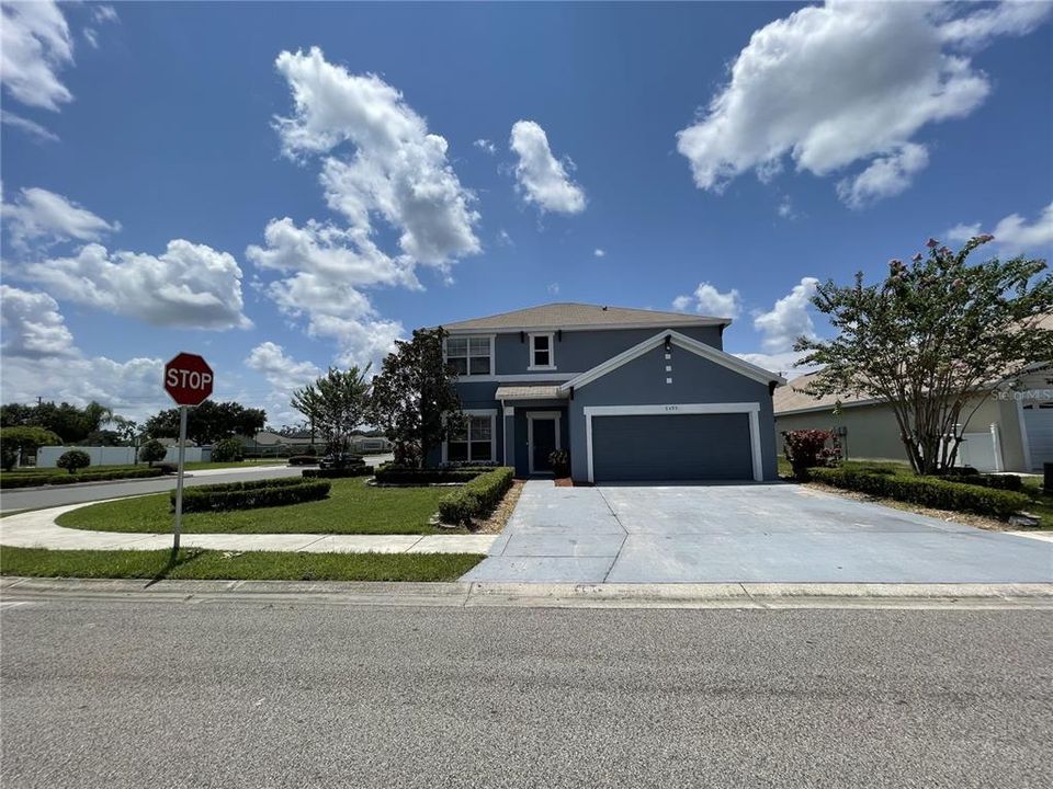 Recently Sold: $350,000 (5 beds, 3 baths, 2566 Square Feet)