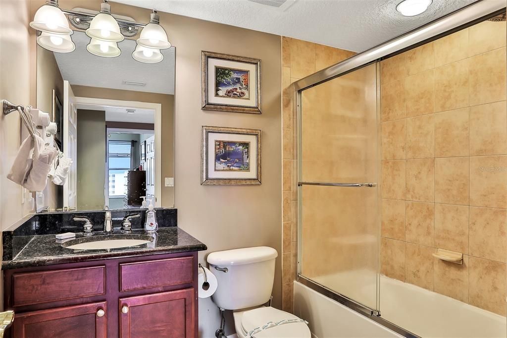 最近售出: $579,900 (3 贝兹, 2 浴室, 1866 平方英尺)