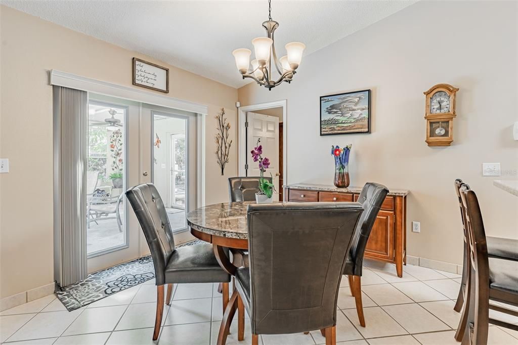 Recently Sold: $285,000 (3 beds, 2 baths, 1348 Square Feet)
