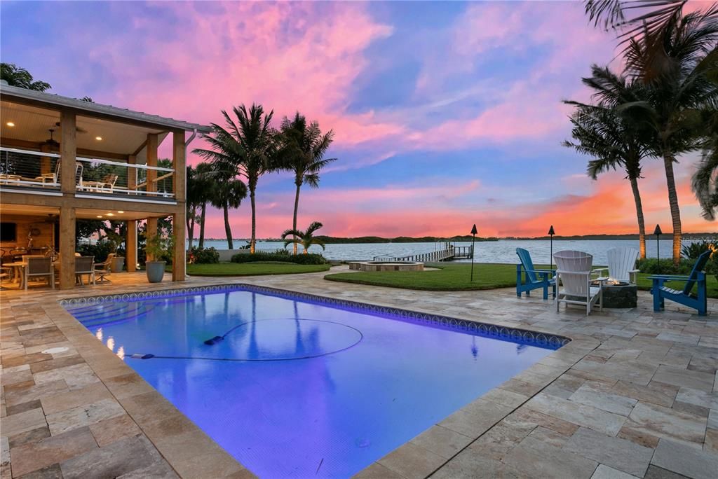 Recently Sold: $3,250,000 (4 beds, 2 baths, 3262 Square Feet)