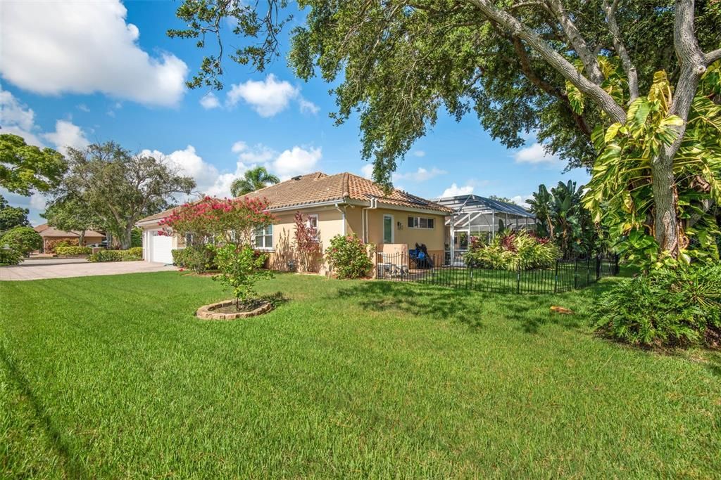 Recently Sold: $950,000 (4 beds, 3 baths, 3140 Square Feet)