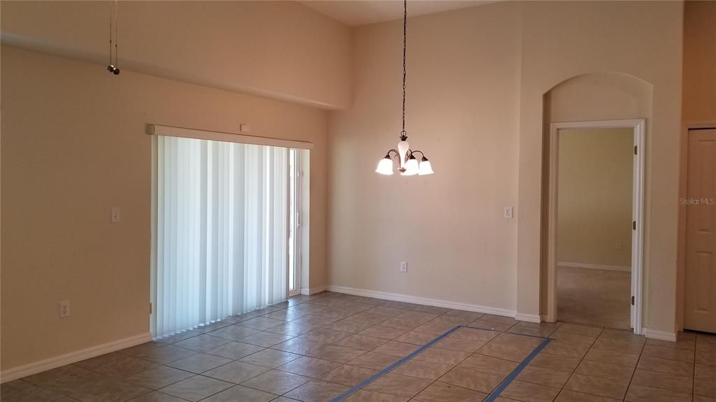 Recently Rented: $1,995 (3 beds, 2 baths, 1628 Square Feet)