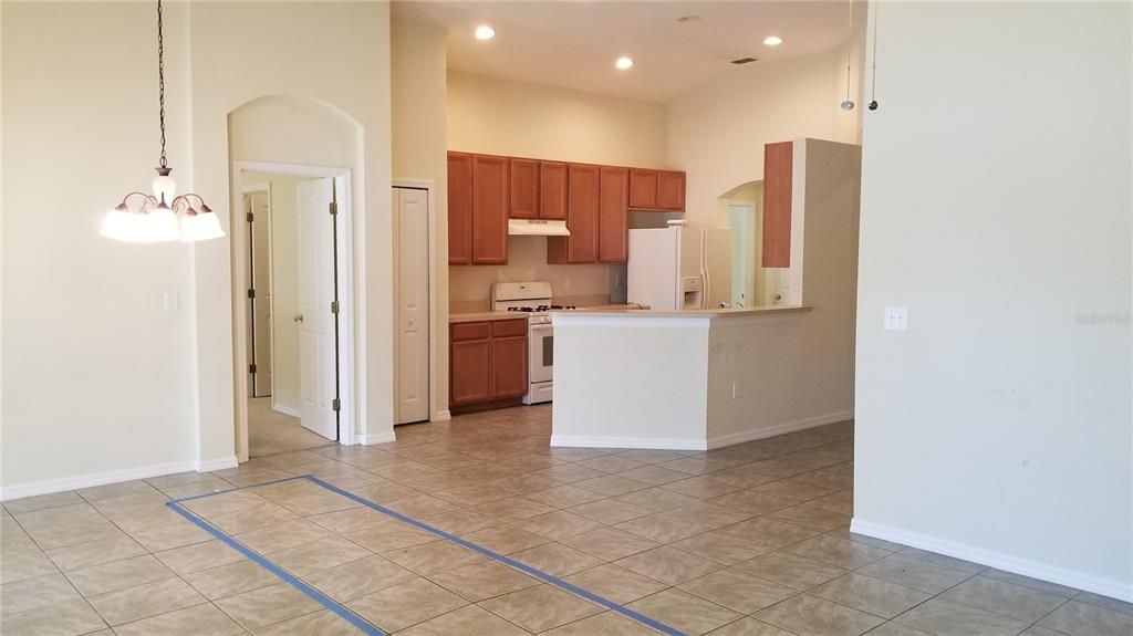 Recently Rented: $1,995 (3 beds, 2 baths, 1628 Square Feet)