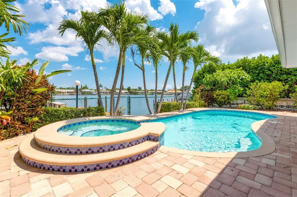 Recently Sold: $1,274,000 (3 beds, 2 baths, 2050 Square Feet)